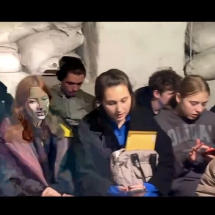 Під час тривоги студенти Сосницького коледжу співають українські пісні