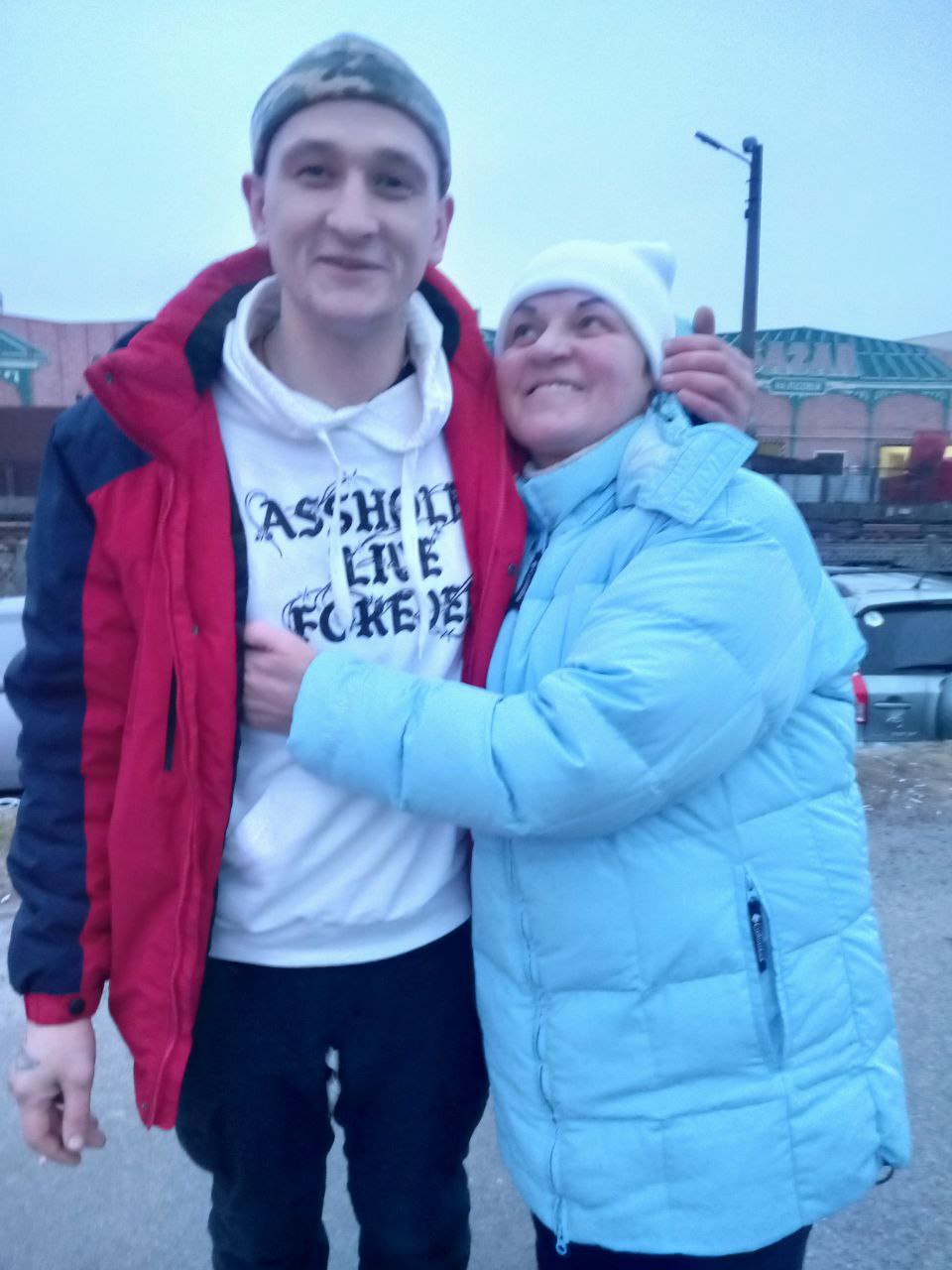 Я хустку чорну зняла. Сказала собі: «Ні, він живий»