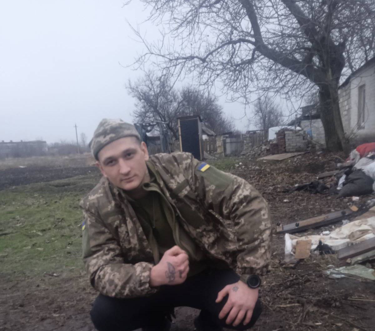 Я хустку чорну зняла. Сказала собі: «Ні, він живий»
