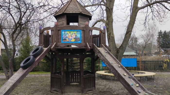 У Сосниці підготували Дитячий сквер до зимового періоду