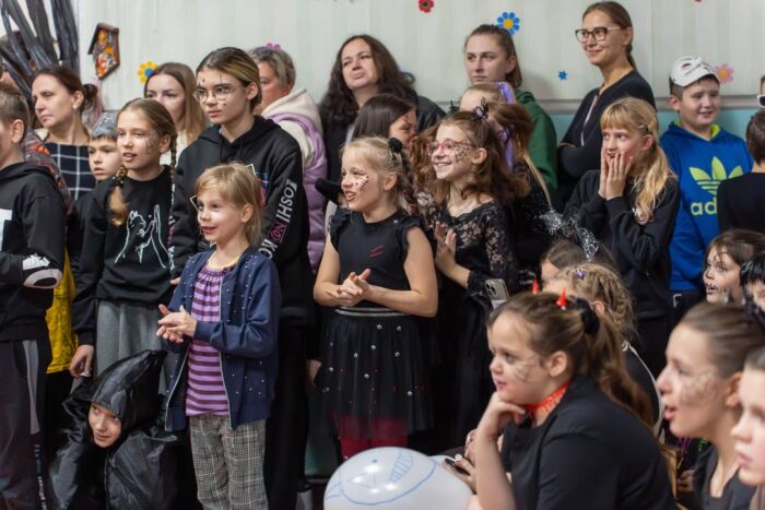 Сосницький Будинок дитячої та юнацької творчості зібрав 16 000 грн для армії