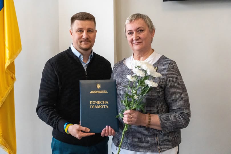 У Сосниці Світлану Ступу відзначили почесною грамотою Чернігівської ОДА