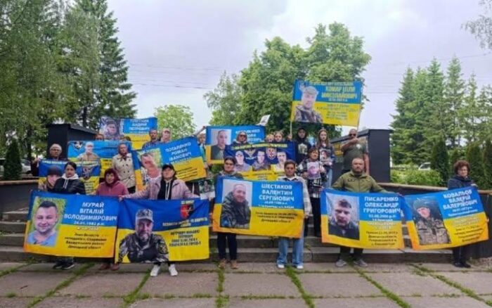 Жителі громади провели ходу на підтримку військовополонених у Сосниці